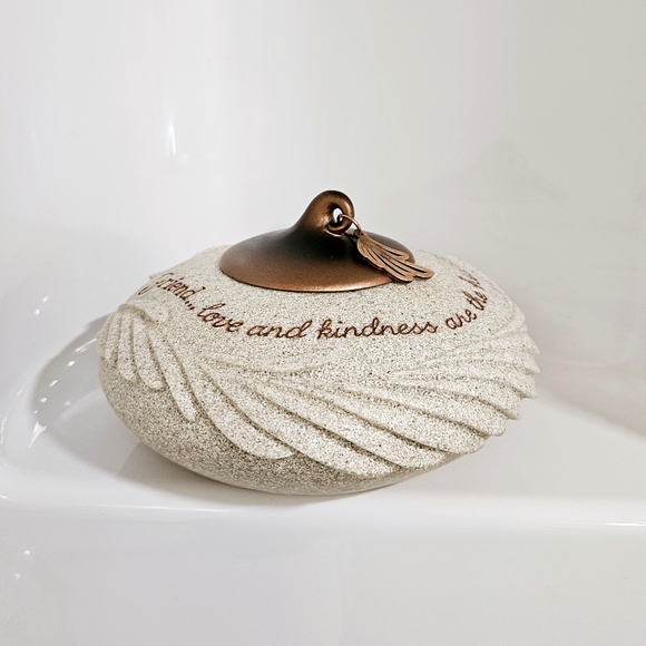 Abbey Press Friends Tealight candle holder - Picture 2 of 13